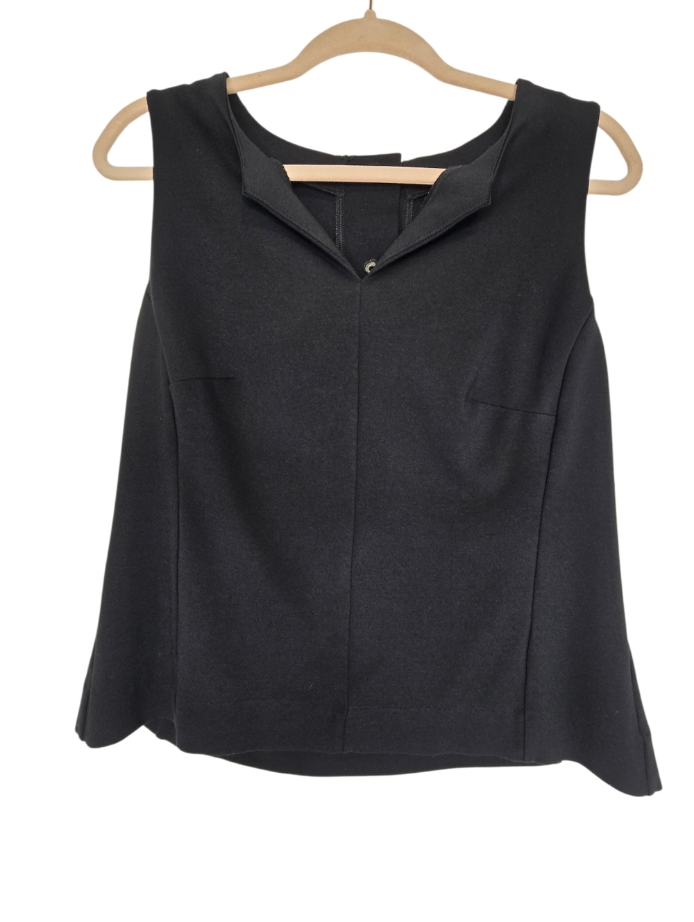 Cabi black sleeveless top V-neckline with a small collar detail